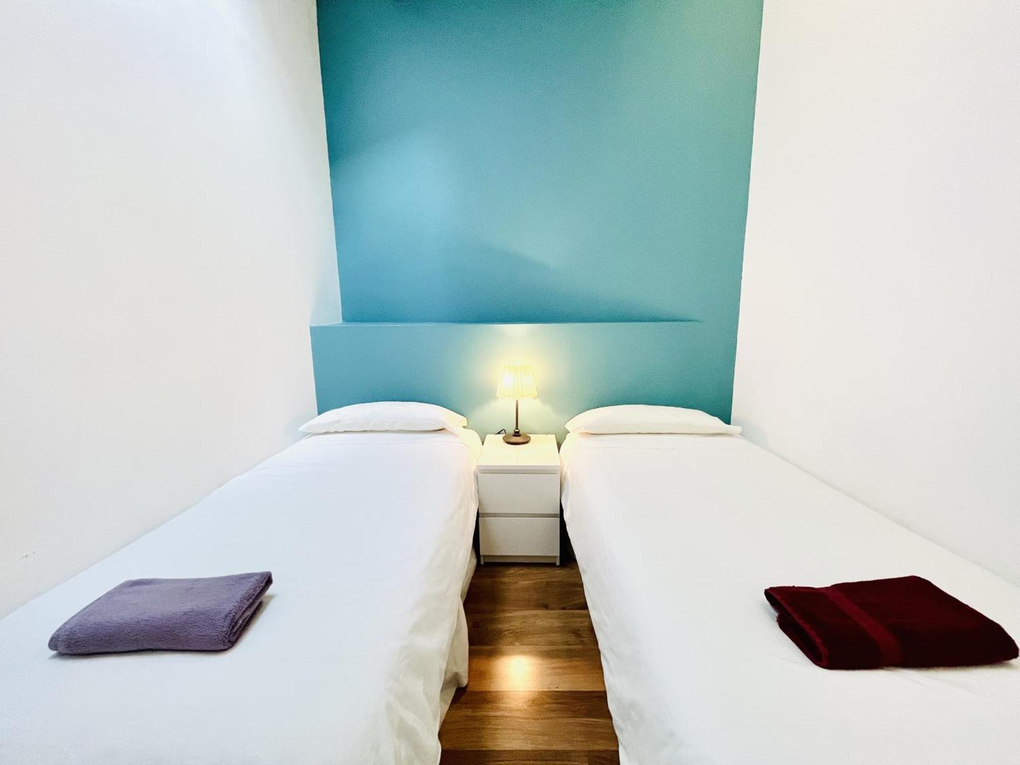 Dplace To Be - Amazing Apartments In Historic Center Мадрид Номер фото