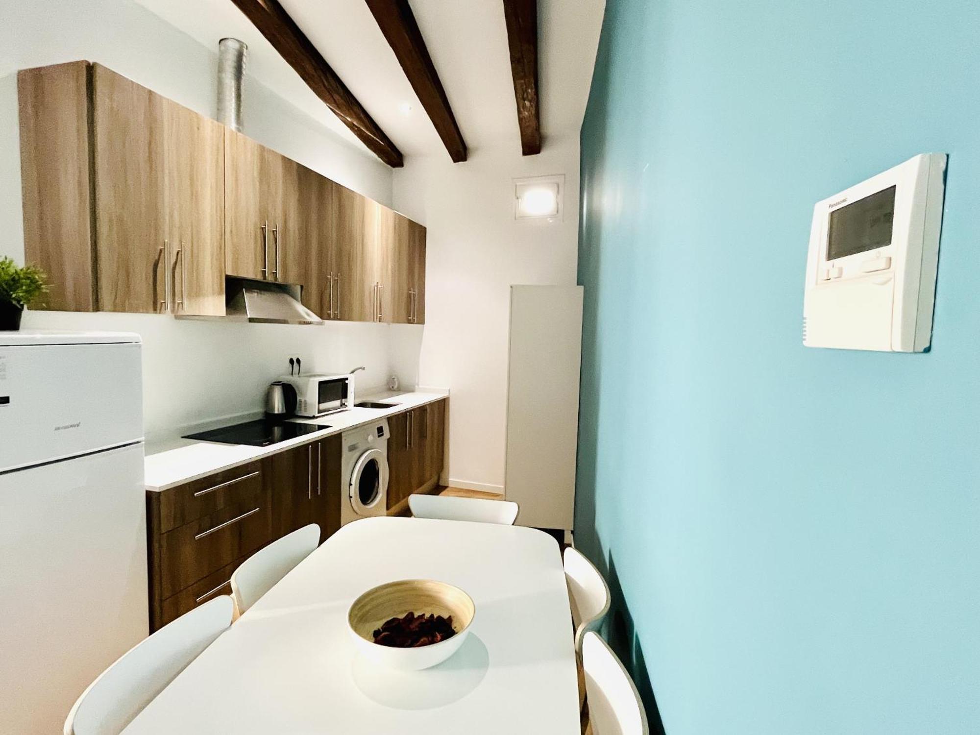 Dplace To Be - Amazing Apartments In Historic Center Мадрид Номер фото