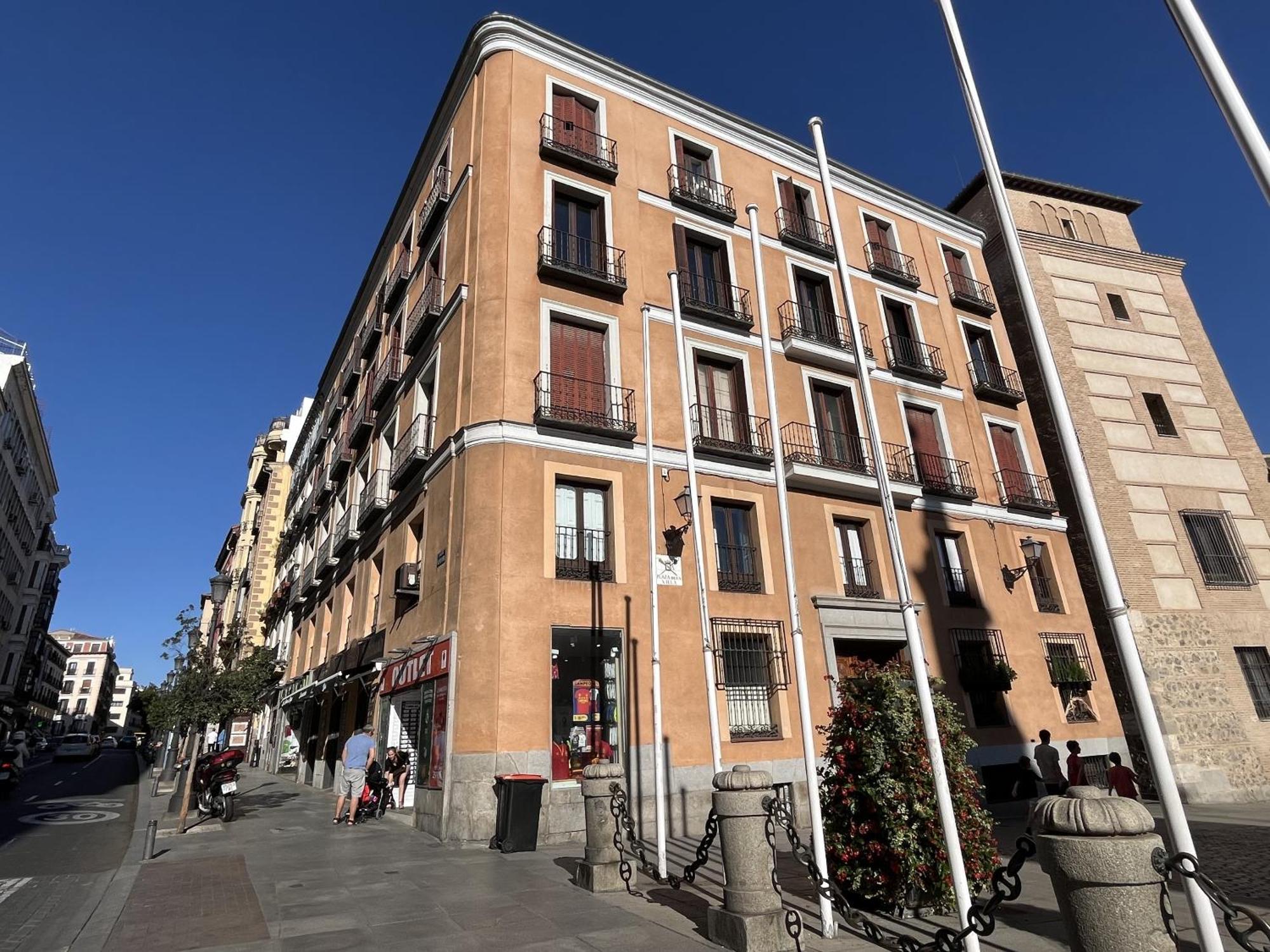Dplace To Be - Amazing Apartments In Historic Center Мадрид Экстерьер фото
